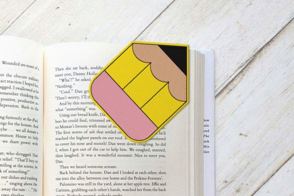 Pencil Corner Bookmark: A Charming ITH Applique